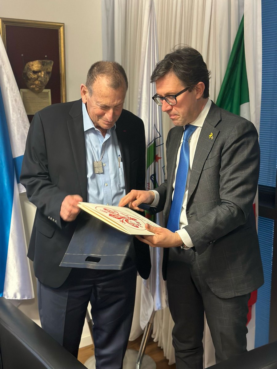 On October 7th, one of the messages I received was from the Mayor of Florence, @DarioNardella asking how I was. Today, I was delighted to host him in my office and discuss his unwavering support for Israel and his unequivocal call for the return of the hostages. @ItalyinIsrael