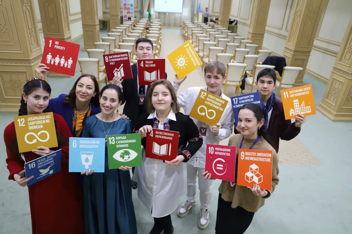 Changemakers Honored! On February 10, 2024, the SDG Ambassadors of the 2022-2024 cohort were celebrated and awarded for their outstanding contributions towards achieving the Sustainable Development Goals. #SDGAmbassadors