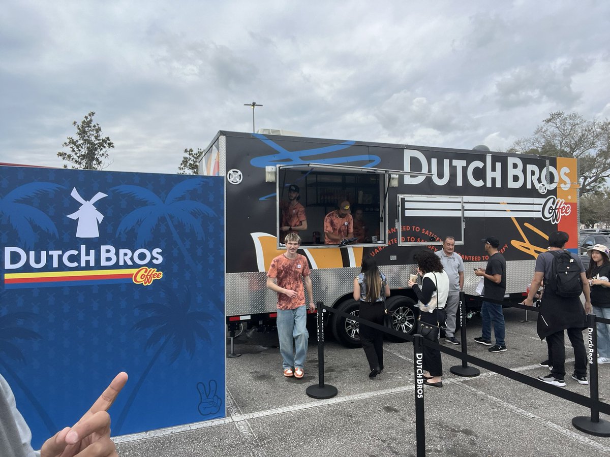 Dudewithacigar's tweet photo. Quick Thursday afternoon update from Dutch Bros Coffee. We are giving away  free drinks at :

The Florida Mall
8001 S. Orange Blossom Trail
Orlando FL

We are here from 12-6 today. Come say hi https://t.co/rQmX6l0FU0