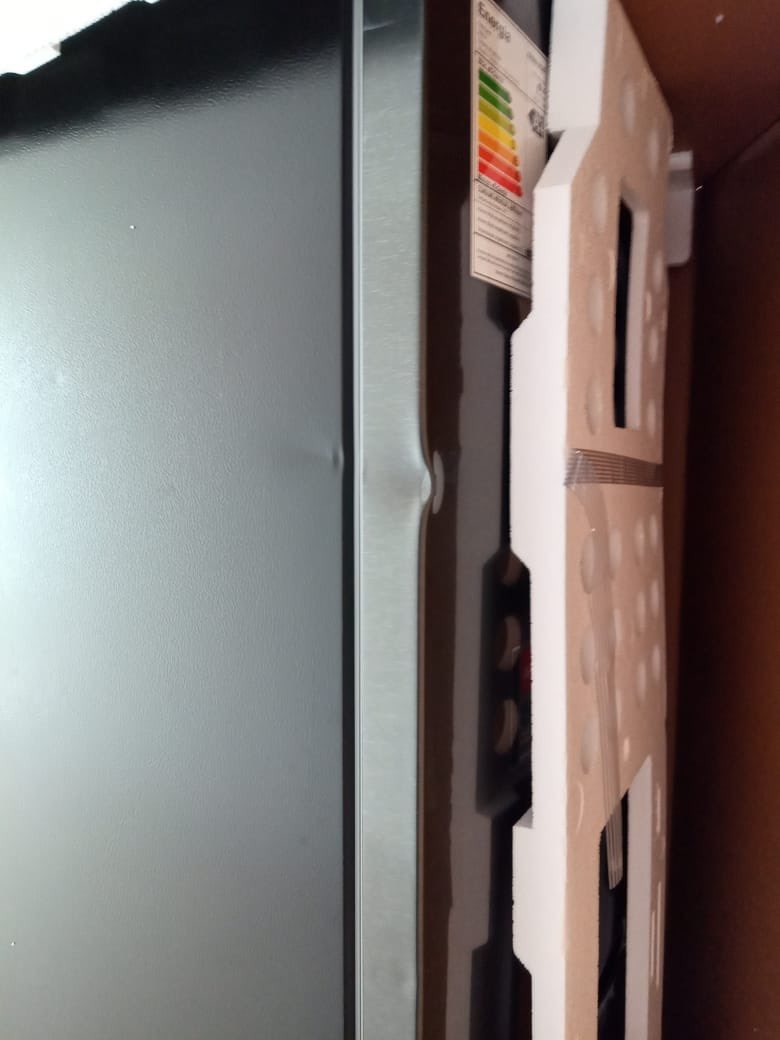VCarrascog's tweet photo. @LGChile no he podido reportar mi pedido que llegó con golpes . https://t.co/xIUBWLUEhv