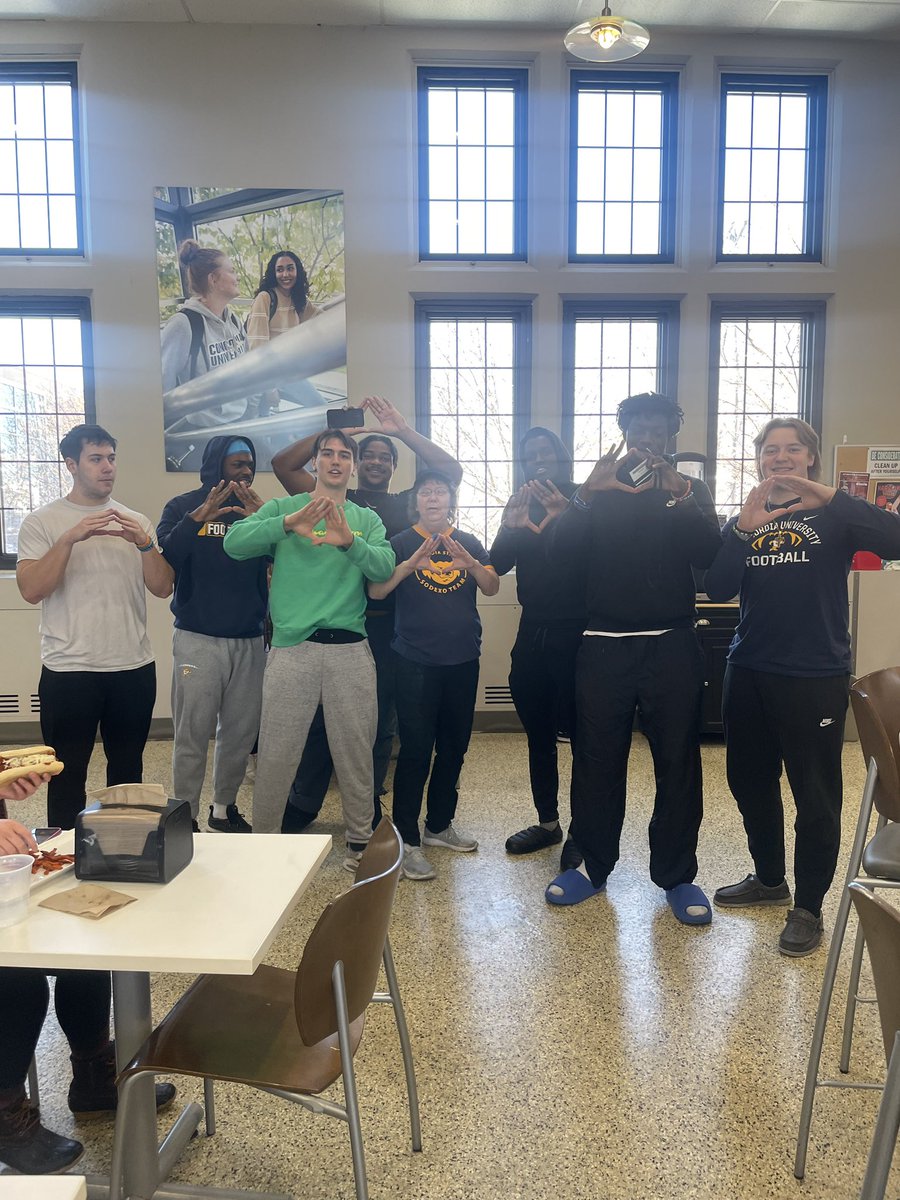 mck_nev's tweet photo. Had a great time volunteering today with #teamdelta @CSPBearsFB https://t.co/COpzJ0iAMa