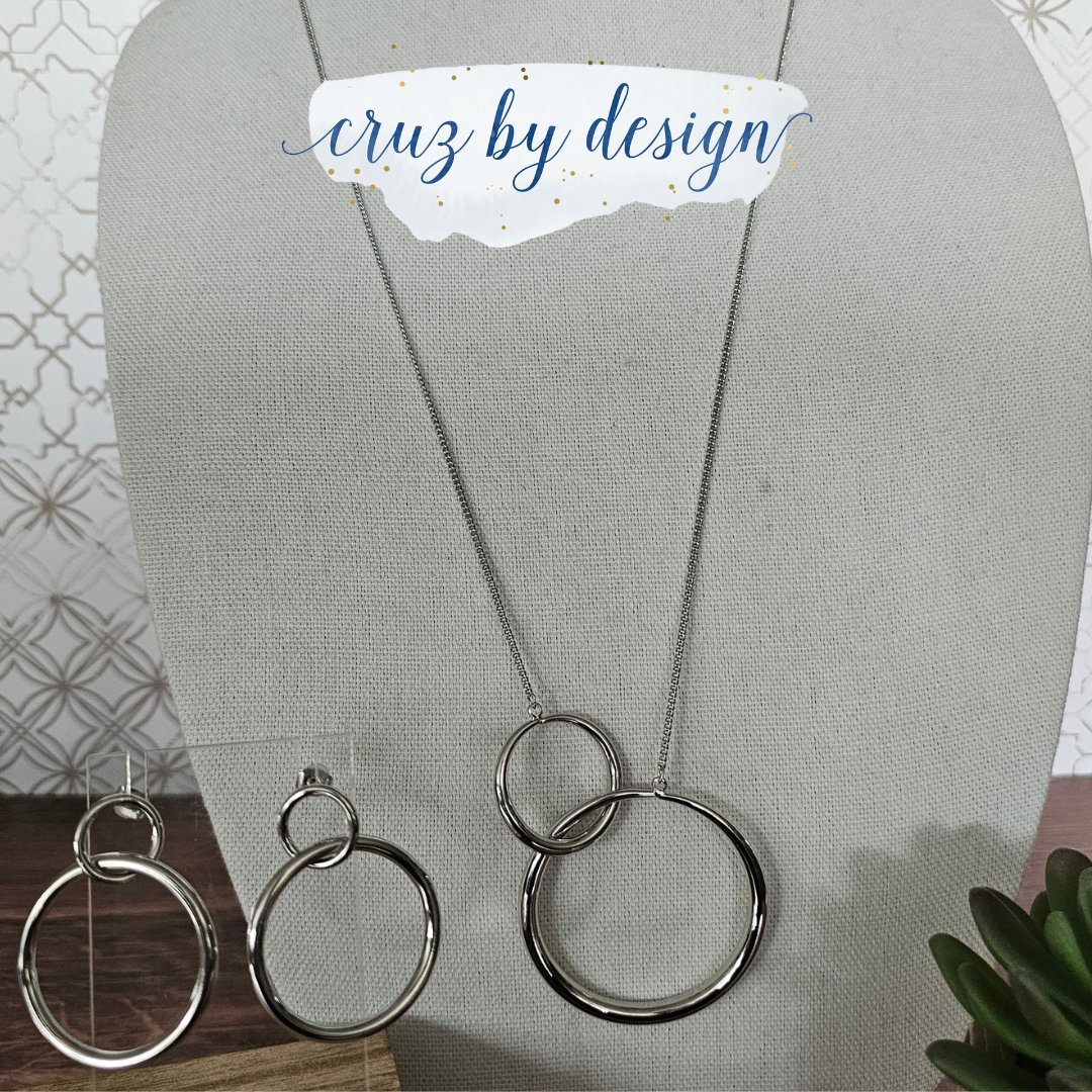 Our long double circle necklace and matching earrings will add that pizazz to your outfit! Yall know I'm all about the matching sets! 

#jewelry #boutiquejewelry #matchingsets #fashionista #inspiration #dubedinboutique #palmharborboutique