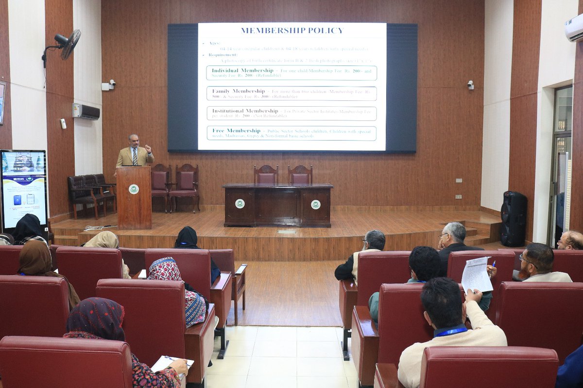 Sessions on 𝐓𝐡𝐞 𝐁𝐮𝐬𝐢𝐧𝐞𝐬𝐬 𝐌𝐨𝐝𝐞𝐥 𝐚𝐧𝐝 𝐭𝐡𝐞 𝐈𝐧𝐢𝐭𝐢𝐚𝐭𝐢𝐯𝐞𝐬 of Children Library Complex by 𝐌𝐫. 𝐀𝐡𝐦𝐚𝐝 𝐊𝐡𝐚𝐰𝐚𝐫 𝐒𝐡𝐚𝐡𝐳𝐚𝐝 Managing Director, CLC Punjab Lahore.<a href="/AhmadKhawarSha1/">DR. AHMAD KHAWAR SHAHZAD🇵🇰</a> <a href="/GovtofPunjabPK/">Government of Punjab</a> <a href="/SchoolEduPunjab/">School Education Punjab</a> @QAEDPK <a href="/plf_pk/">Pakistan Learning Festival</a> <a href="/DgprPunjab/">DGPR Punjab</a>