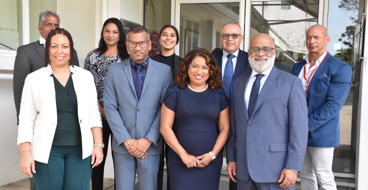 Delighted to be part of the #CARPHA team who welcomed #Caribbean Country Department General Manager of the Inter-American Development Bank Group, Mr. Anton Edmunds, for a courtesy visit to discuss the #PandemicFund  RG-T4387 Project.
#pandemicprevention #PublicHealth