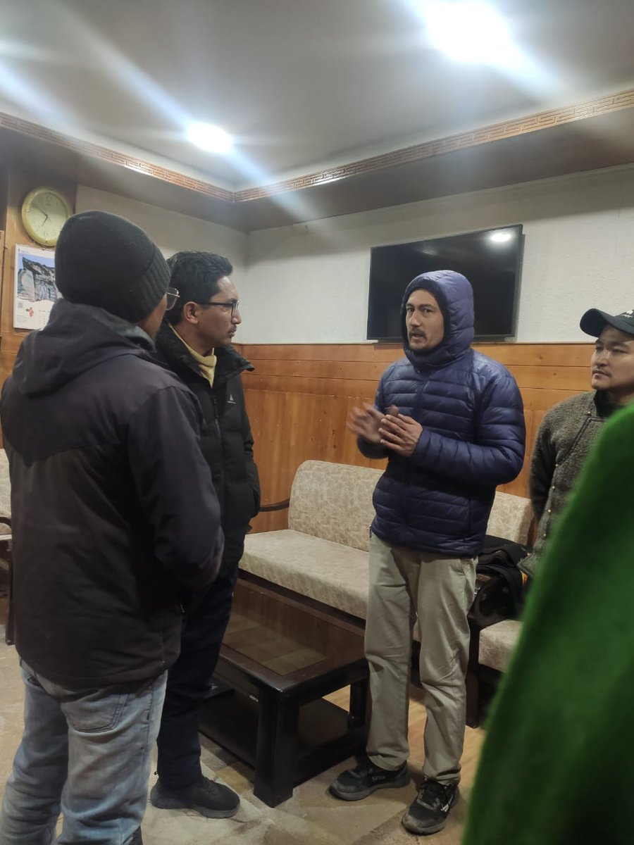 DineshRedBull's tweet photo. #NYV_NYKS_MAKE_PERMANENT
National Youth Volunteers of Ladakh met with Hon`rable 𝐌𝐏 @jtnladakh  at his residence leh  and submitted a memorandum on regularization of the NYVs. And he assured that  this issue will definitely  takeup with higher authorities. https://t.co/fJucs4yNlR