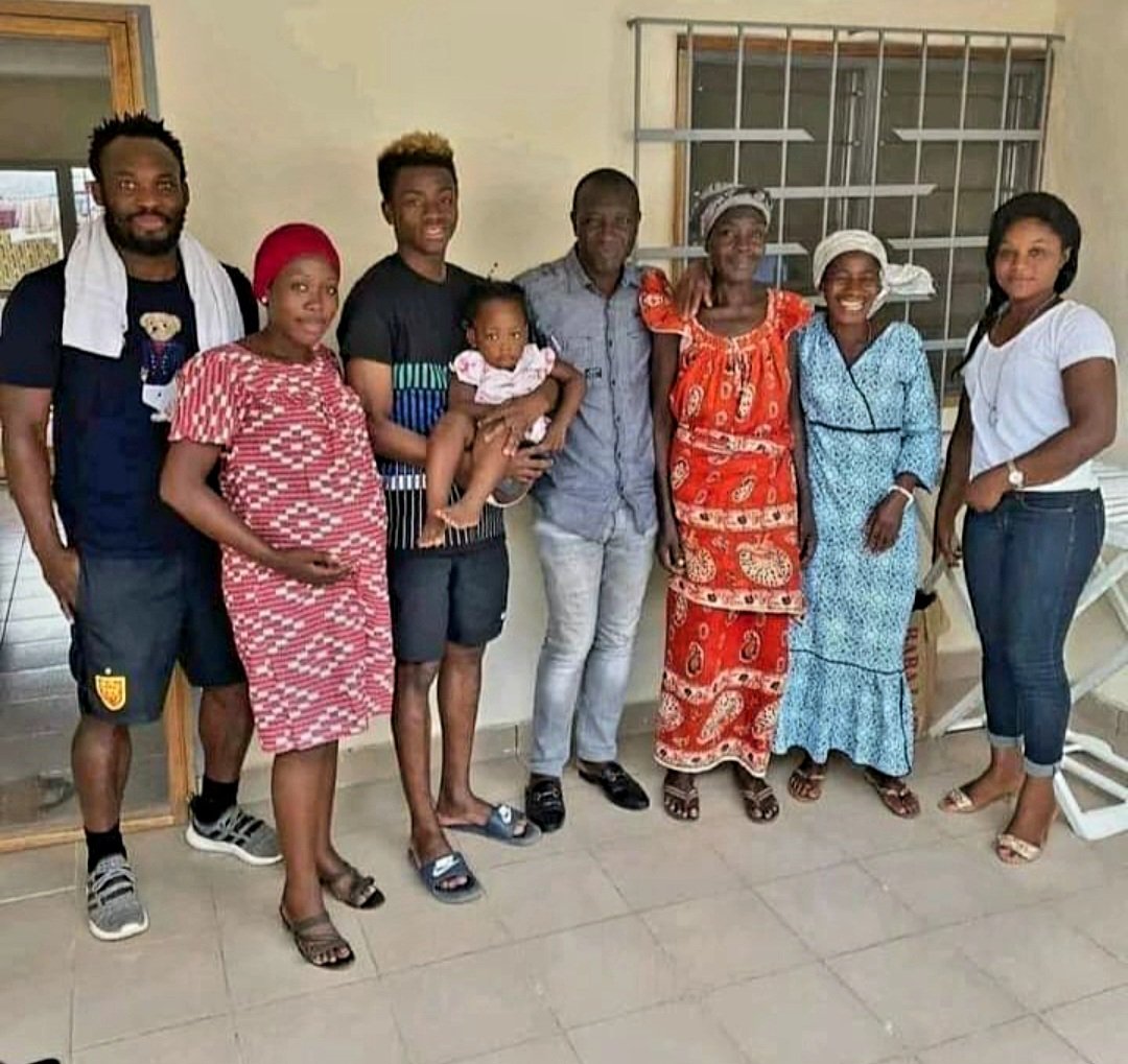 kwameadinkragh's tweet photo. Michael Essen has visited Simon Adingera in his hometown in Bondoukou. https://t.co/xr9FHOicUl