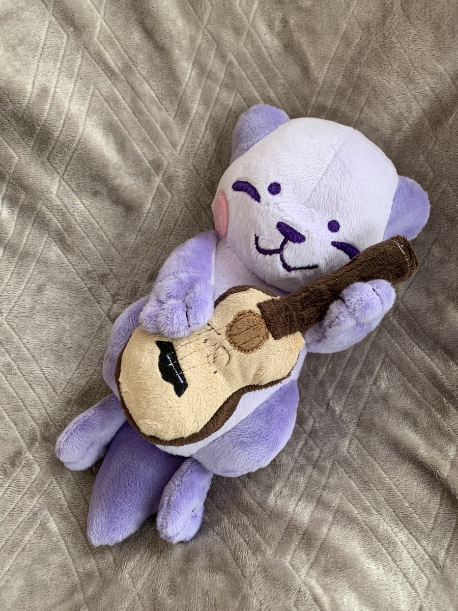 stitchesbyrix's tweet photo. Latest commission! Otter with a Taylor Swift theme. I absolutely love making plush props!

Otter pattern by @NazFX_Studios. If you aren’t already a patron of theirs, what are you waiting for?? https://t.co/VAWEHemBEC