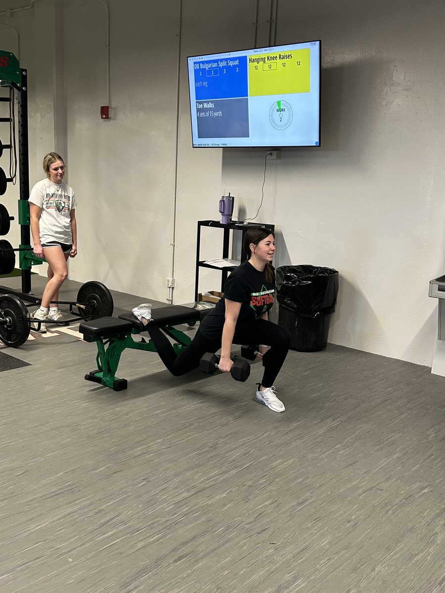 MBWeights's tweet image. 5th hour weights with some Heavy RFESS. 4 x 2! #ClockIn #MBWeights