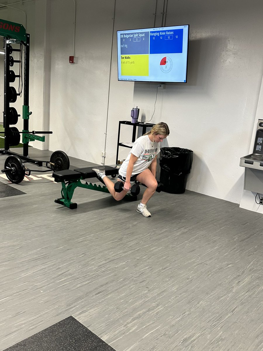 MBWeights's tweet image. 5th hour weights with some Heavy RFESS. 4 x 2! #ClockIn #MBWeights