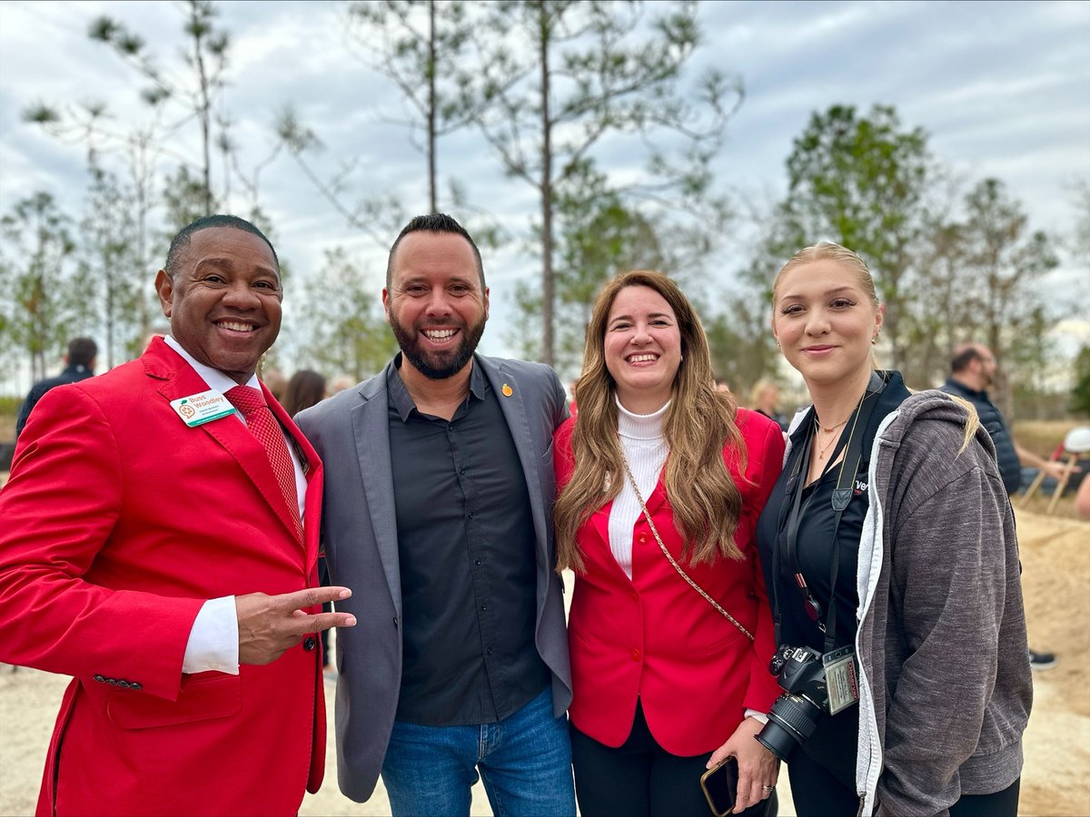 AustinArthurWO's tweet photo. It's official – groundbreaking for the new regional park took place today! Located between New Independence Parkway and Bridgewater Middle School, the 215-acre Horizon West Regional Park will be among the biggest of its kind in the entire nation!#HorizonWest #HWRP #CommunityDriven #WestOrangeFl