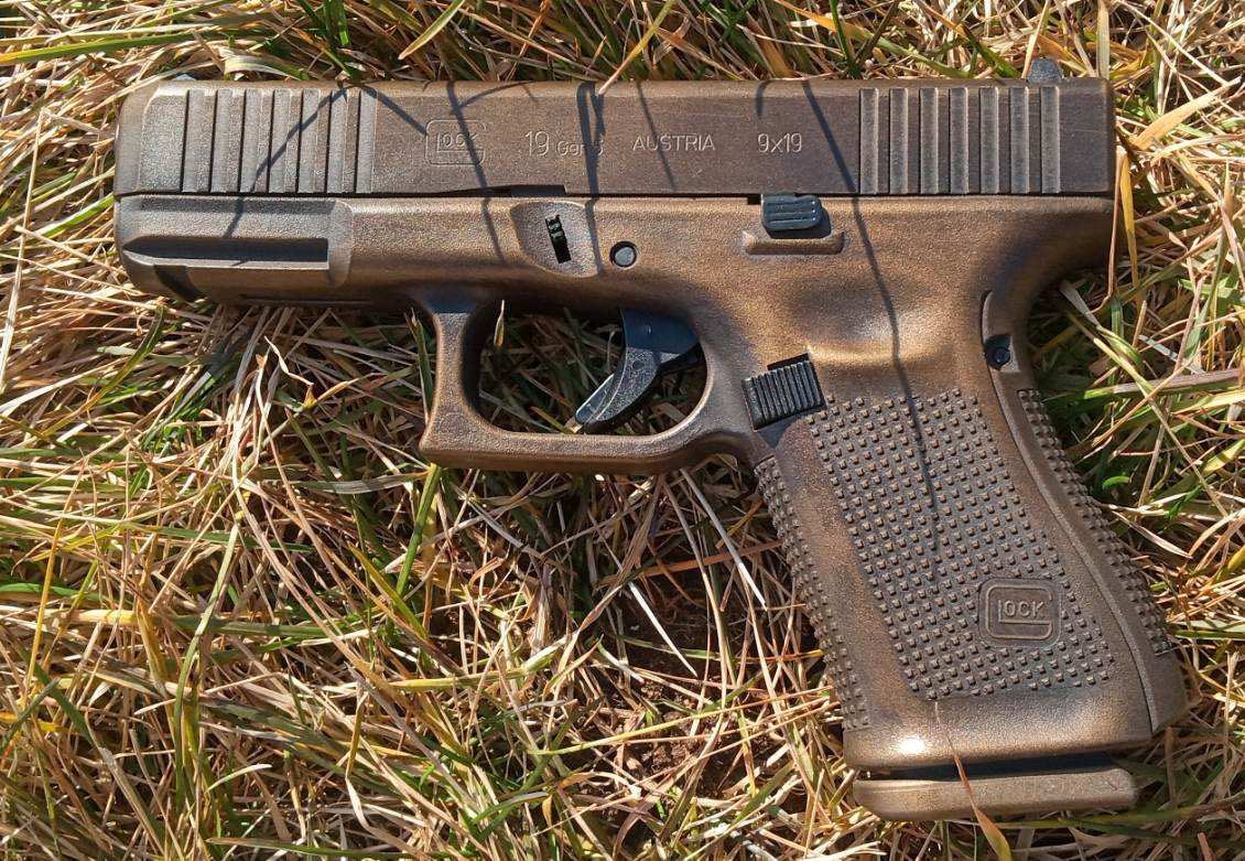 BelcherGuns's tweet photo. Little Cerakote Action from the Goon at Belcher’s. Stop in and grab one of these Burnt Bronze Battleworn 19’s or have yours dressed up they way you like it!! https://t.co/eKrhHJY3TO