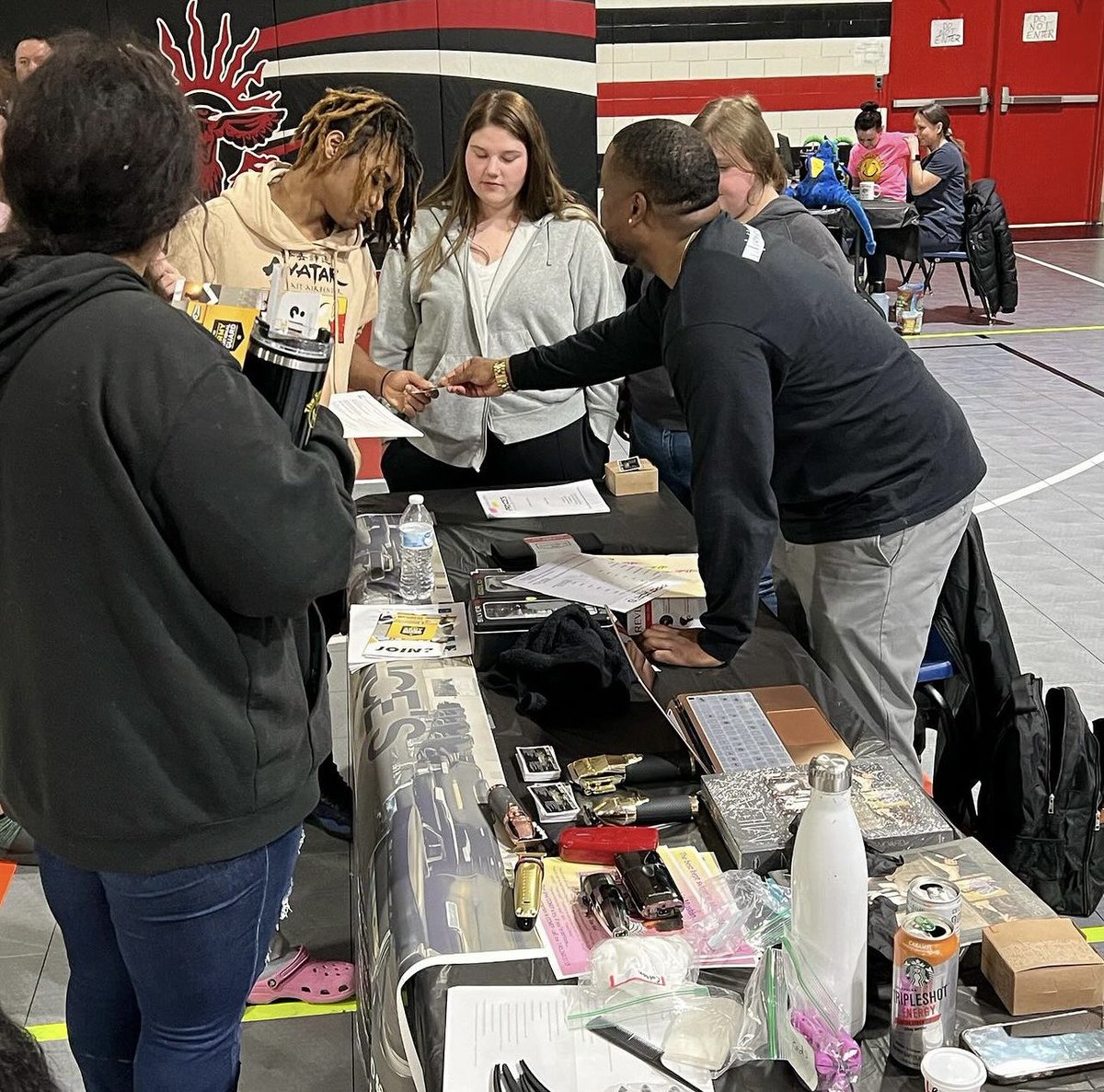 prince_of_cuts's tweet photo. “Thank you to @FoxfireK12 for hosting a successful Career Day! If you’re interested in having me speak to your students about the rewarding career of barbering, please reach out to Prince at Pbacademy20@gmail.com. Looking forward to inspiring the next generation of barbers!” https://t.co/hiyg07D3BV