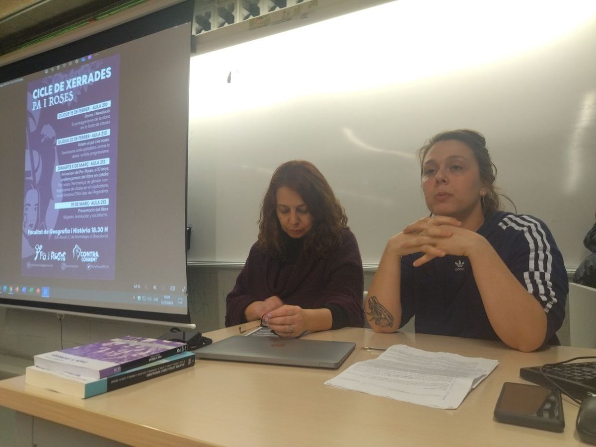 EsquerraDiari's tweet photo. 🟣 Comença ara la xerrada de @PanyRosasEsCat 'Dones i Revolució. El protagonisme de la dona en la lluita de clssses'. #PaiRoses #10AnysPaiRoses #PaiRosesVerkami

🔊 @lierolaliero "Les dones han estat protagonistes dels procesos revolucionaris i han organitzat a les masses oprimides durant tota la història. La ideologia vencedora volgut encaixonar sempre el rol de la dona a les tasques de la llar".