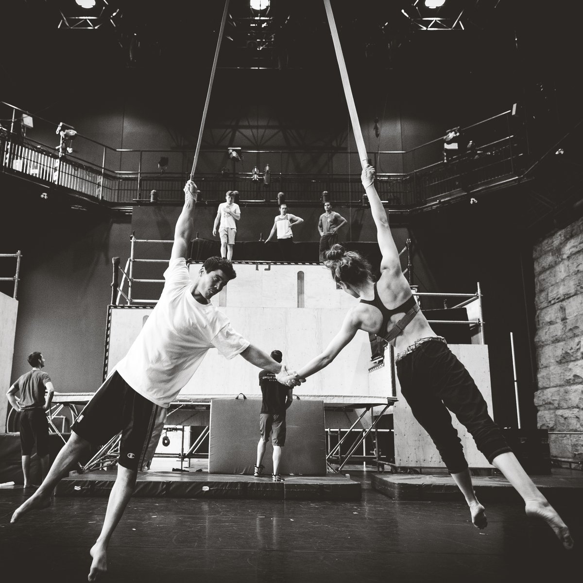 Cirque Éloize tweet media