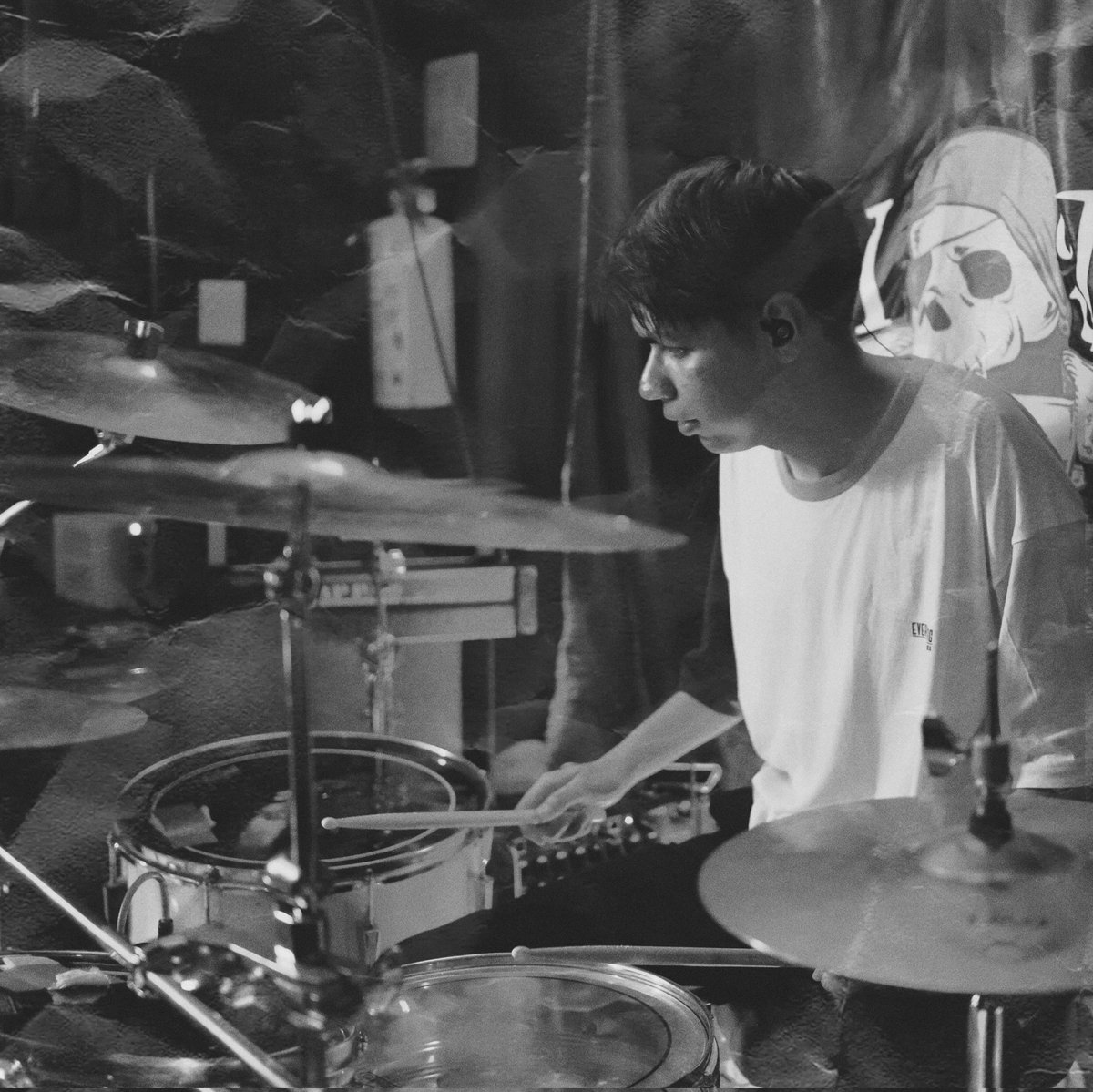 Sleeponadream's tweet photo. 𝙆𝙚𝙚𝙥 𝙩𝙝𝙚 𝙛***𝙞𝙣𝙜 𝙙𝙧𝙚𝙖𝙢!

#KeepTheDream 🌇
#metalcore
#posthardcore 
#mexicore https://t.co/GbOFe8t3av