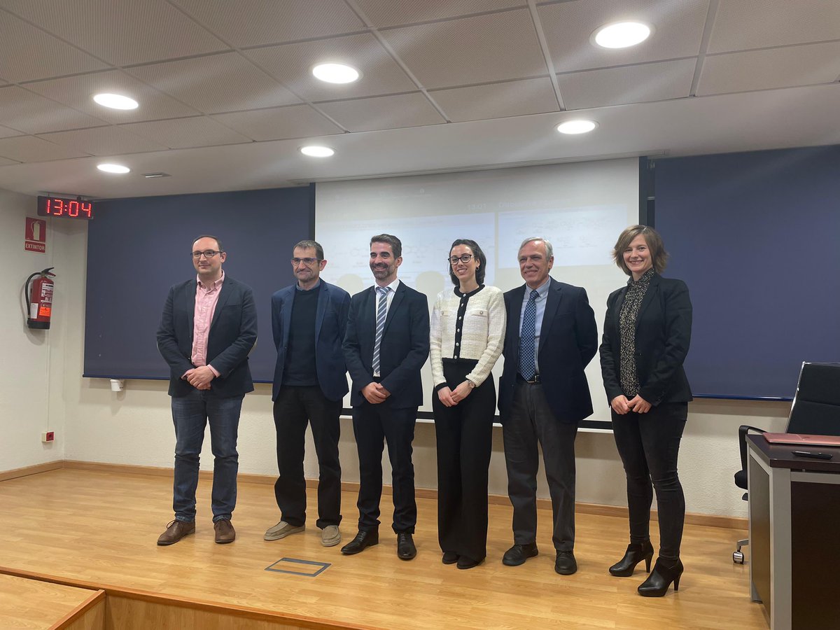 Congratulations <a href="/Laura_596/">Laura</a> for your exceptional PhD defense and for all these years of hard work on the functionalization of pyrazole derivatives. Good luck in your next steps!! Thanks the committee <a href="/FlorenGonzlez/">Floren González</a> <a href="/Rafa_gramage/">Rafael Gramage-Doria</a> and Uxue Uria. <a href="/AsymCat/">AsymCat Group</a> <a href="/UV_EG/">Universitat València</a> @FacQuimicaUVEG