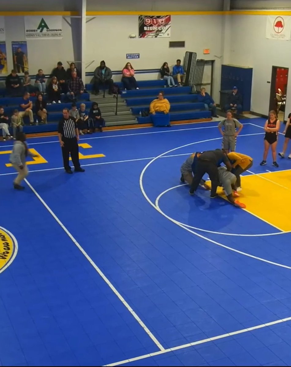 NylahMoore07's tweet image. The last regular season, I was elbowed in the mouth just 2 minutes into the game. After the bleeding stopped, I told the coach I was ready to go back in. I can't stop for my team. This means too much. #noquit #aLLIn #neverscared #team #godfearing #junior #continueworking