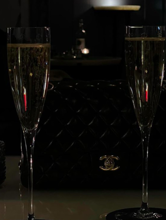 blackgirlluxury's tweet photo. Being spoiled feels sooooo good on me https://t.co/ntLolU3wdC