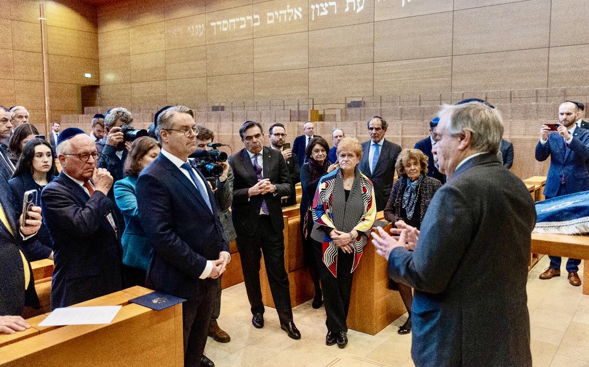 At Munich’s Ohel-Jakob Synagogue with UNSG @AntonioGuterres @DeborahLipstadt @Cha_Knobloch @TobiasLindner and @WorldJewishCong EVP Maram Stern. In these difficult times, we stand with our Jewish communities. Hate and antisemitism have no place in our European way of life.