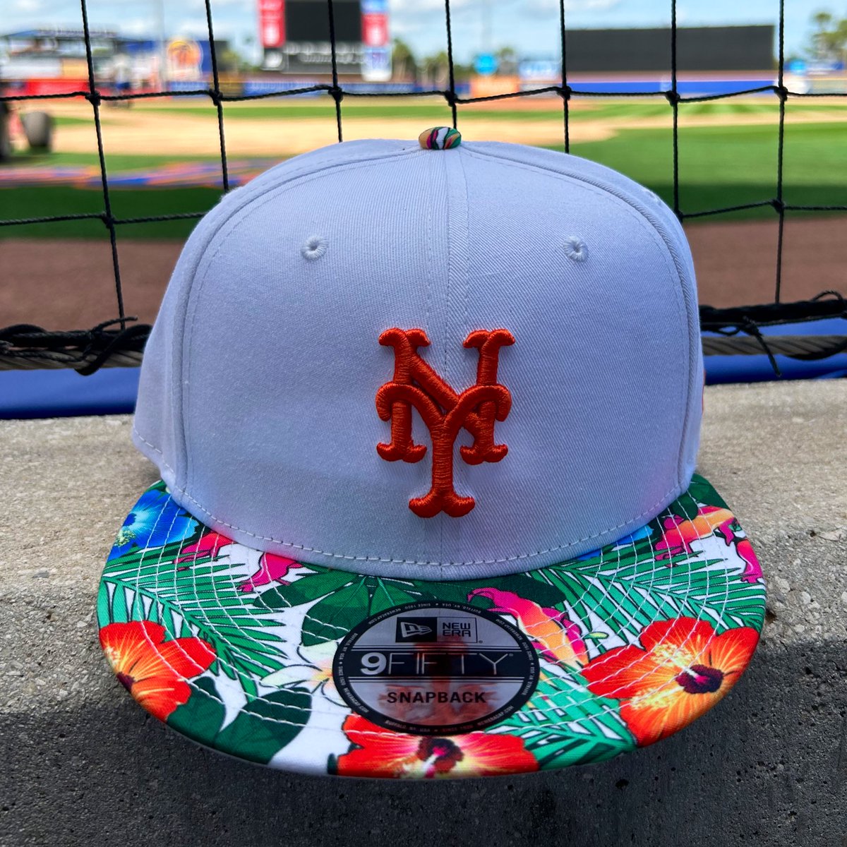 Mets Team Store tweet media