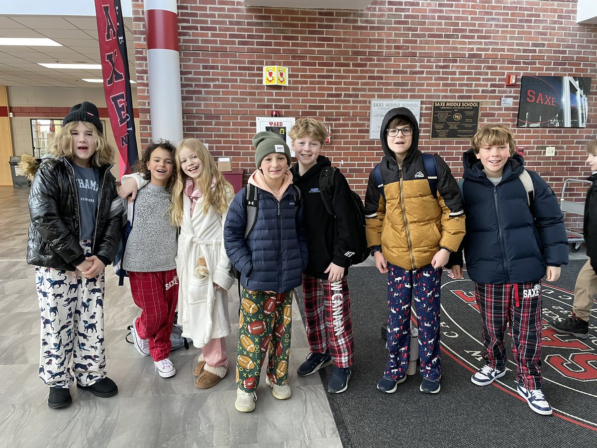 SarahGranite's tweet photo. Congratulations to our fifth graders for earning 100 Happy Hawks and receiving an all-grade-level pajamas day!! Our students came out in full force in their comfy gear! Have a wonderful vacation! #fifthgraderocks @SaxeMS https://t.co/U0qlYGvvn0