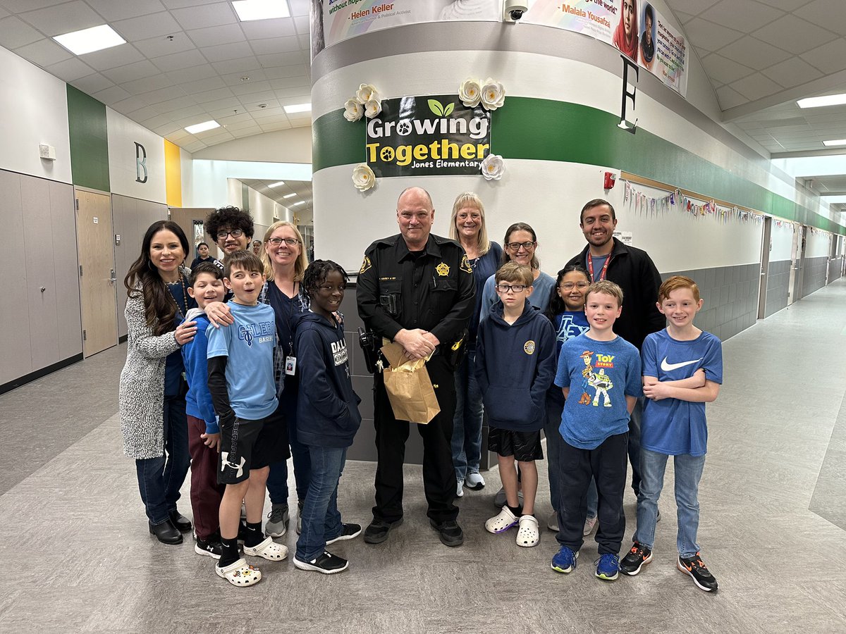 Happy School Resource Officer Day to Officer Kinsey! We are so thankful for you and how you keep us safe each day!