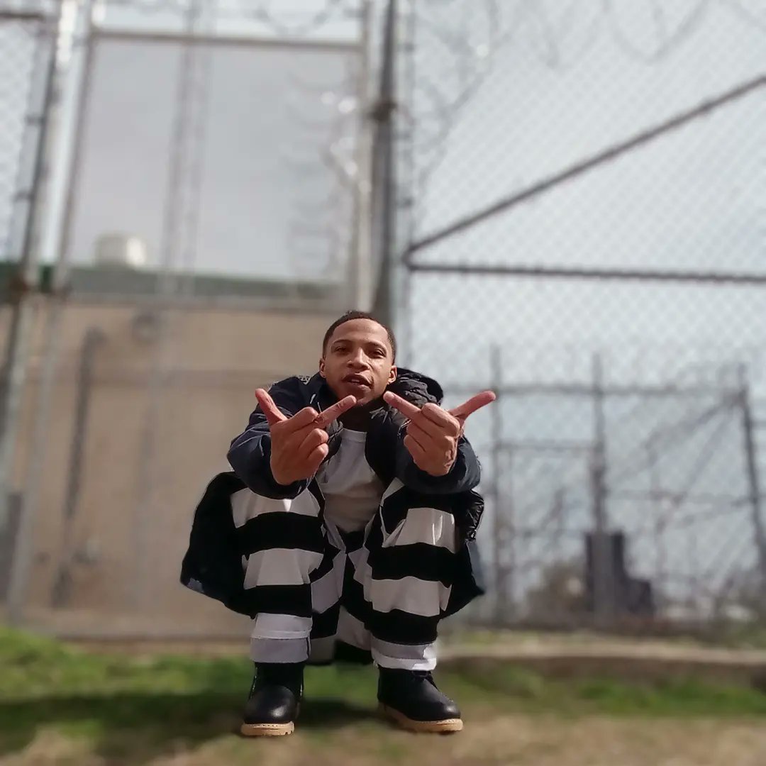 curtdntplay's tweet photo. Standing on business in dese prison boots, b4 I let a ho play with me I'll go eat some jail food "ongang"!! Factssssss 🫶🏽🩵🥹
#freecurt
#curtalmostfree
#yeahglo https://t.co/pou7nv7Dev