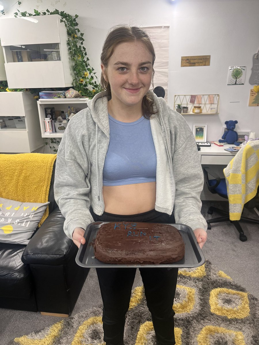 Sky made a cake for the youth forum tonight! 🍰 Working on our research Qs and practicing paraphrasing … nearly there on getting ethics approved with @StirUni very proud !!! @LevenmouthAc @ViewforthHS