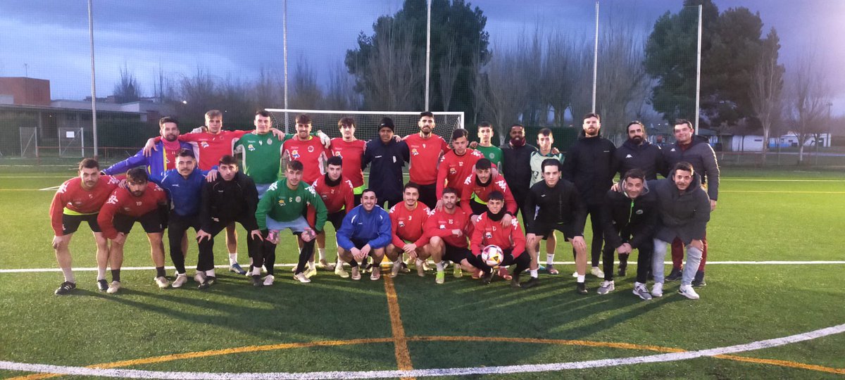 Queremos agradecer al Ayuntamiento de Valencia de Don Juan y al <a href="/CDCoyanza/">Club Deportivo Coyanza</a> por dejarnos sus instalaciones el día de hoy para que nuestro primer equipo  haya llevado a cabo el entrenamiento para preparar el partido del domingo contra el C.D. Colegios Diocesanos 

💚🤍 💜
