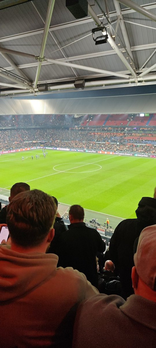 JustinWorp's tweet image. Wat een sfeertje en wat een doelpunt #feyrom #Feyenoord