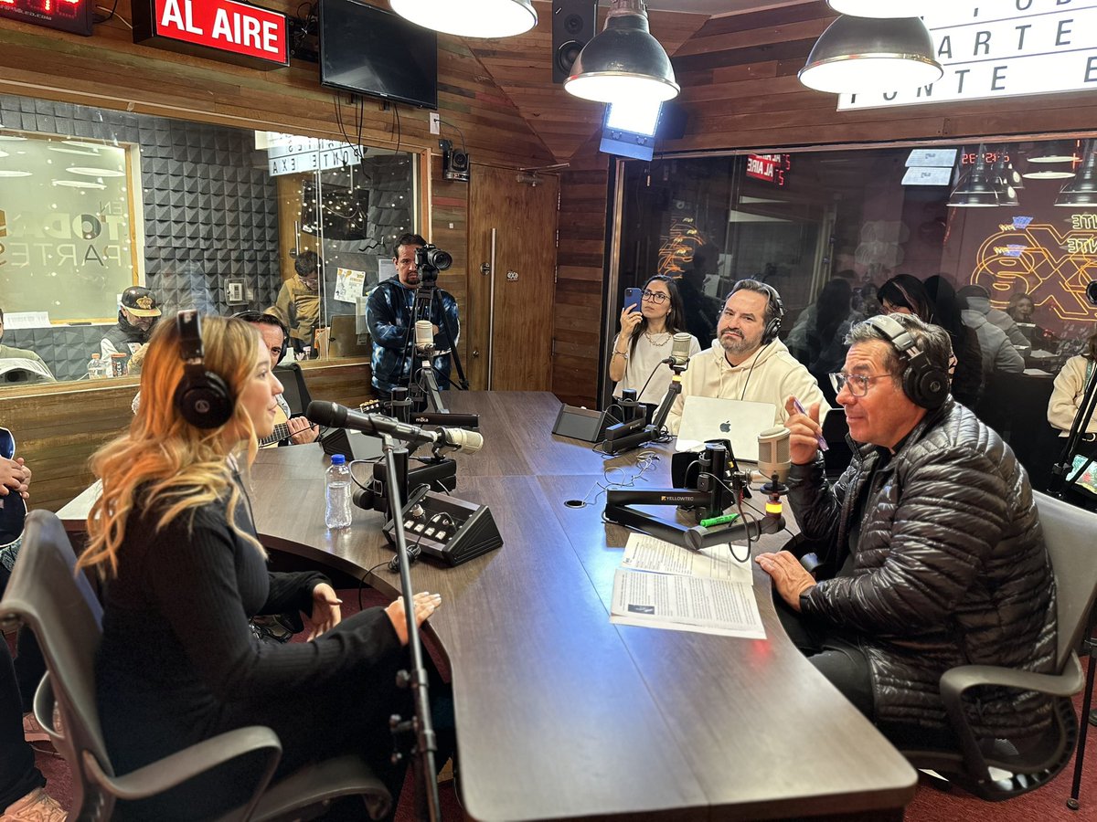 ¡Ya estamos platicando con <a href="/MiaRubinL/">Mia</a> 🔥🎶🧡! Acerca de “Diablo” ❤️‍🔥 en la entrevista en #YordiEnExa con <a href="/YordiRosado/">Yordi Rosado</a> y <a href="/soymanolofer/">Manolo Fernandez</a> en el 104.9 FM 📻