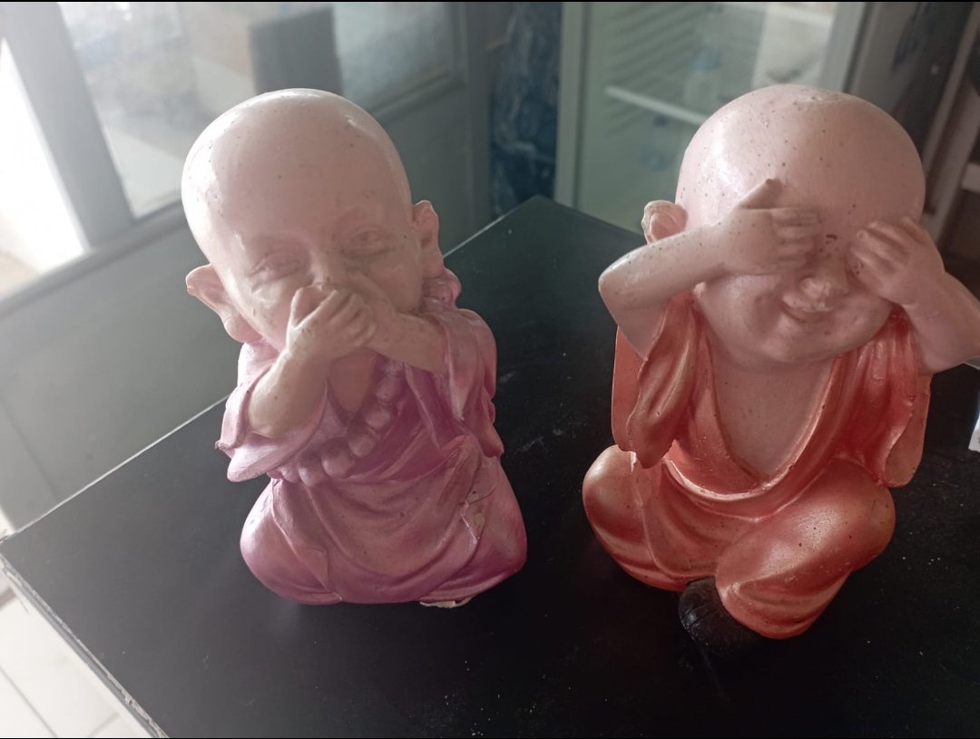 #Nefret ettiğimiz #bir şey #daha varsa, o da #insanların berbat #bilgilerinizi bildiğiniz #halde neşeyle #hatırınızı sorup, #İyiyim" demenizi #beklemeleridir...