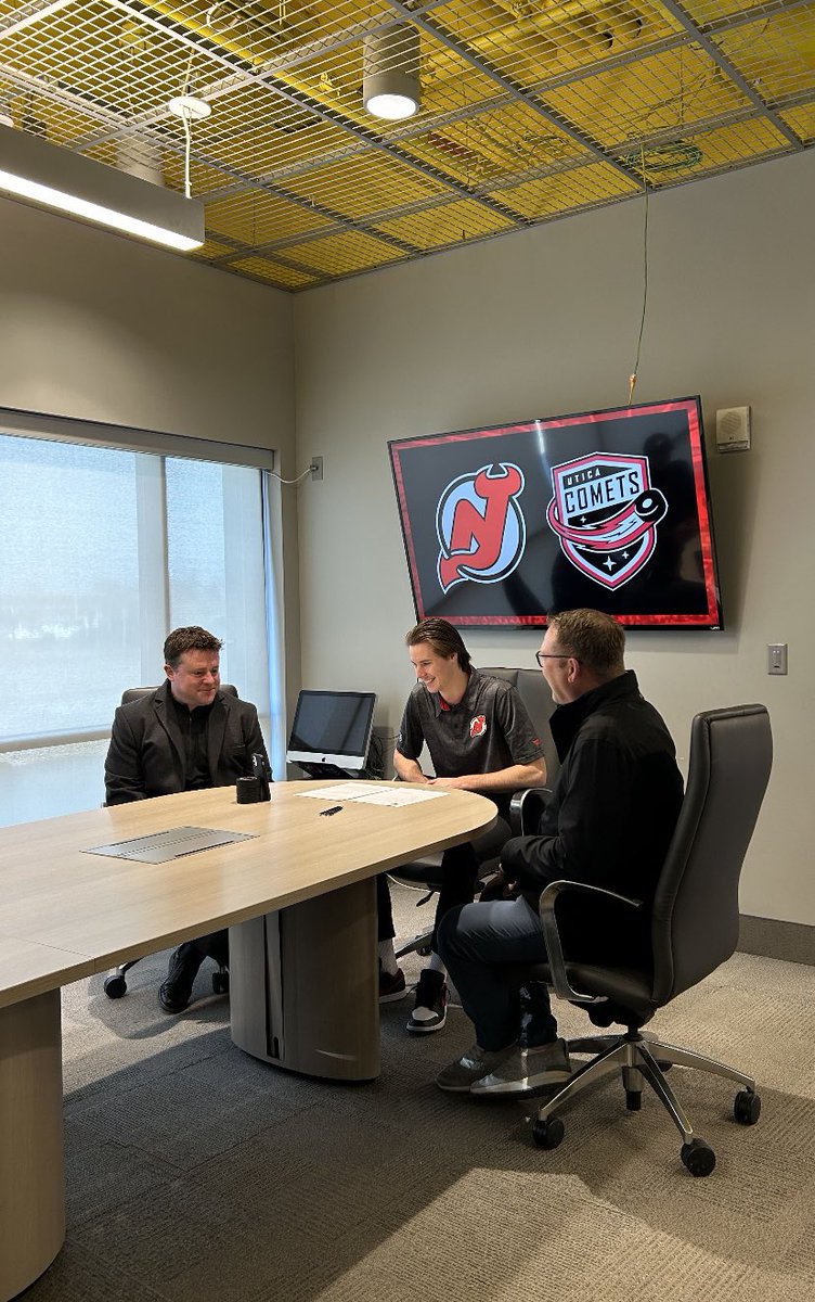 Congratulations to Isaac Poulter on signing his two year NHL entry level contract with the New Jersey Devils! #WingmanIsFamily <a href="/NJDevils/">New Jersey Devils</a>