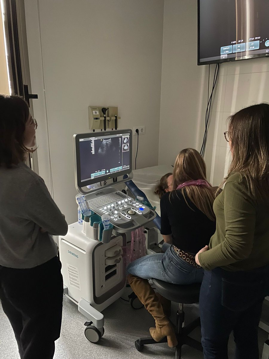 Centro de Salud San Antón tweet media