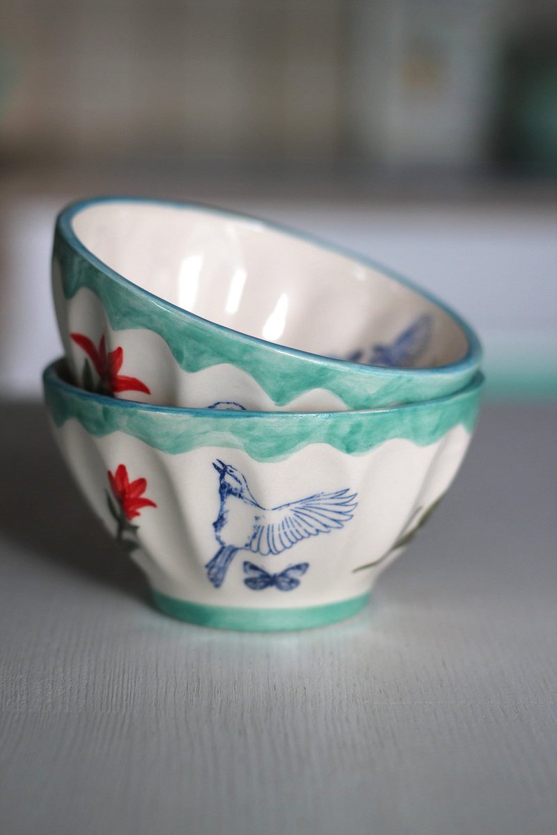 Indulge in the charm of handmade elegance with my exquisite set of 2 bowls! 🌸 Shop now on my etsy 👉 
sofceramics.etsy.com/listing/166426… 

#etsyshop #etsygift #ceramic #potteryart #cathkidston #britishstyle #pottery