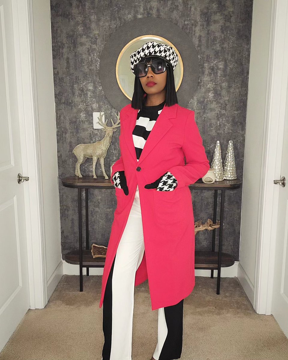 TashaJLyons's tweet photo. There's just something about black, red, and white that I can't pull away from!!!!
#favoritecolors https://t.co/Eqo3cRXeGo