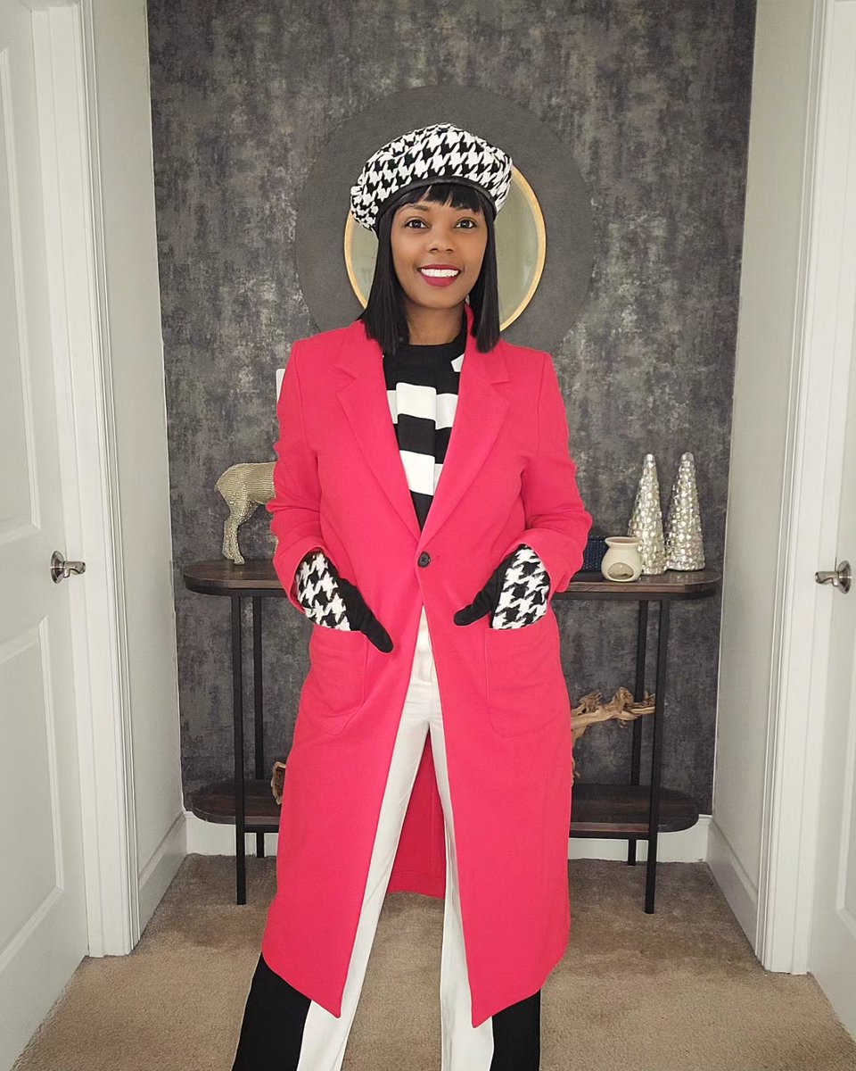 TashaJLyons's tweet photo. There's just something about black, red, and white that I can't pull away from!!!!
#favoritecolors https://t.co/Eqo3cRXeGo