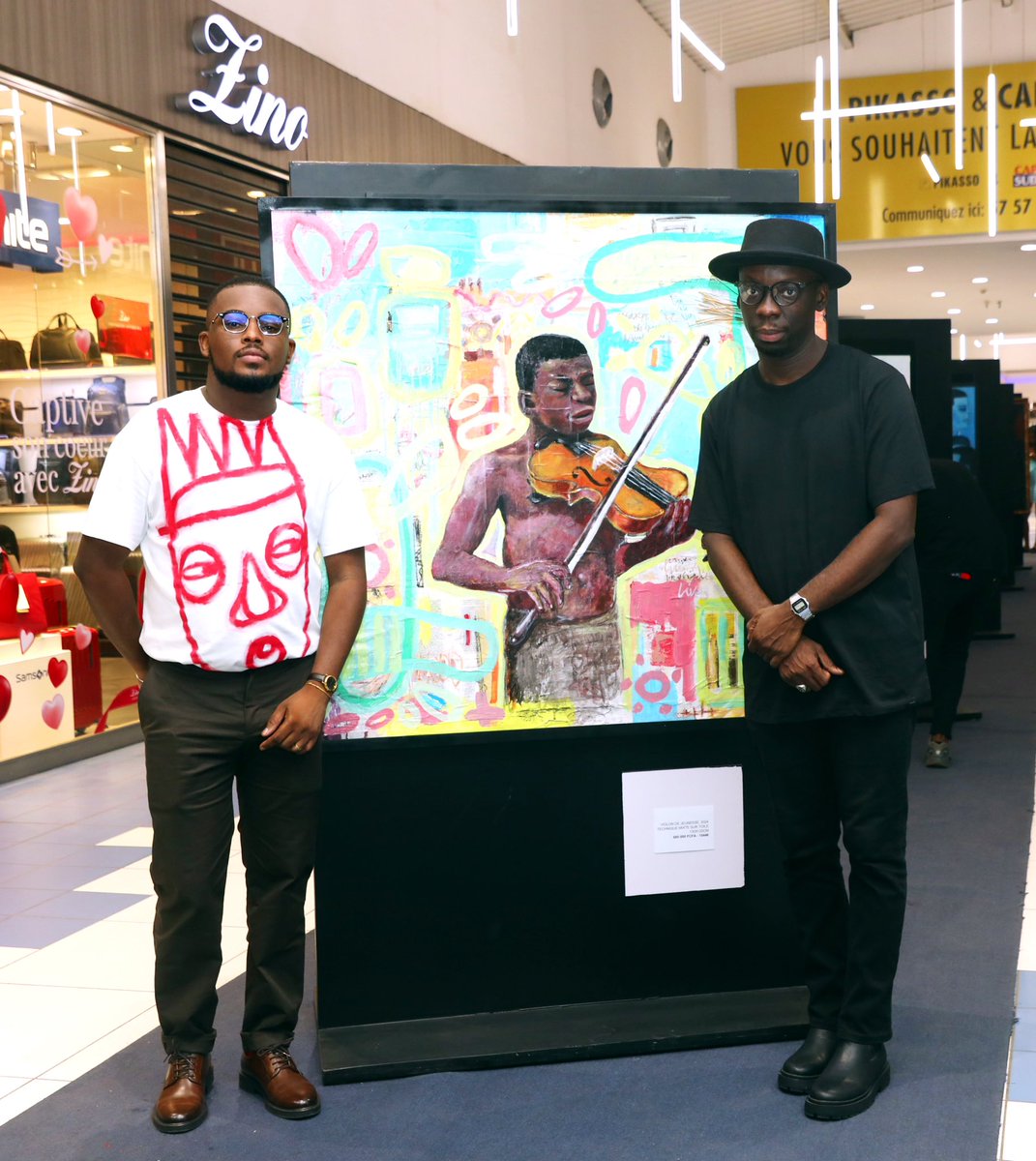 boka_adriel's tweet photo. Hier nous avons accompagné mon artiste @LandryFoua pour sa première exposition et c’était magnifique.

Merci à tous ceux qui ont participé à la réussite de ce projet. L es œuvres restent exposés jusqu’au 15 mars 2024. https://t.co/uIHiajEkU1