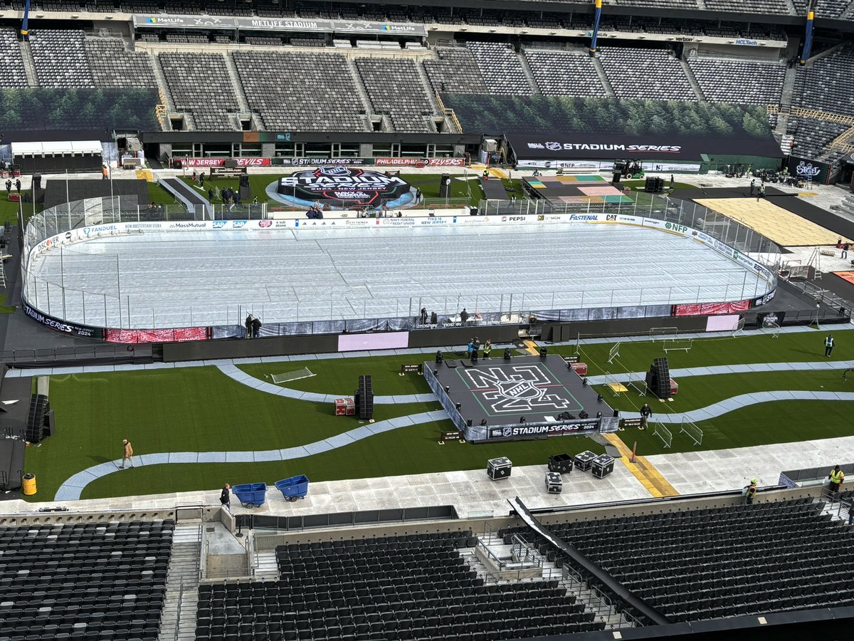 View from the broadcast booth at Met Life as preparation continues for the Stadium Series games this weekend. The Islanders will practice later this afternoon. The @NJDevils will practice at 6pm tomorrow. The Rangers (4pm) and Philadelphia (2pm) will practice tomorrow afternoon.