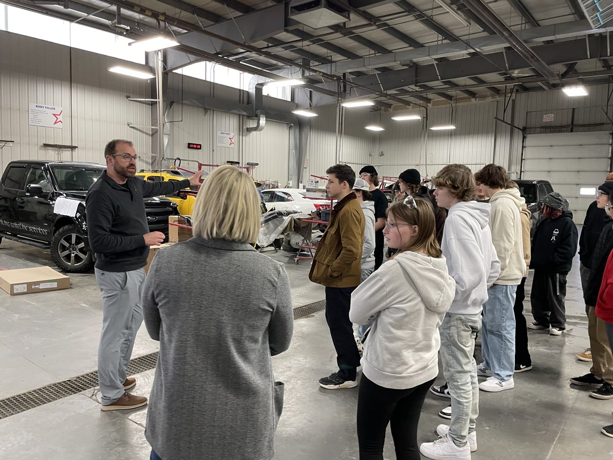 Thank you to CARSTAR Red Deer for generously donating $5,000 to our Autobody/Fabrication program here at Lindsay Thurber. This week Ms. Cook's Autobody/Fabrication 10 classes had the opportunity to visit CARSTAR. 
<a href="/carstarcanada/">CARSTAR Canada</a> #ltchs
