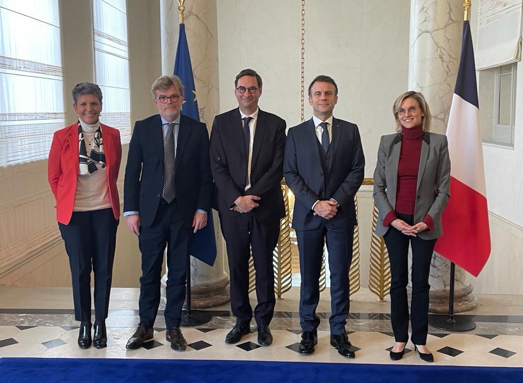 👥🇫🇷 Ce matin, Sébastien Windsor, président de #ChambresAgriFrance, a été reçu par @EmmanuelMacron qui a exprimé son soutien à l’idée d’un accompagnement personnalisé aux #agriculteurs pour élaborer et mettre en œuvre un projet d’avenir pour chaque exploitation. #criseagricole