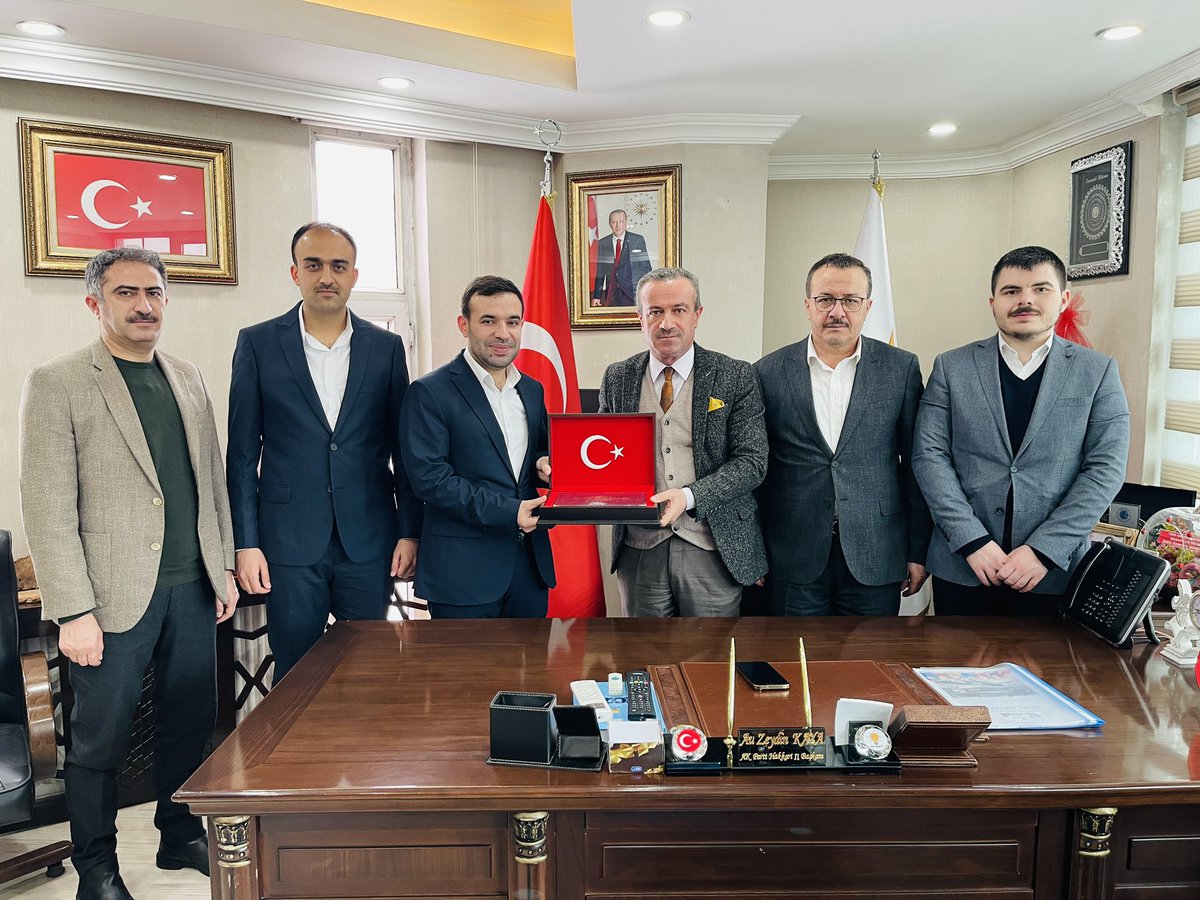 📍AK Parti Hakkari İl Başkanlığı

 "Bu zamanda en büyük bir ihsan, bir vazife, imanı kurtarmaktır, başkaların imanına kuvvet verecek bir surette çalışmaktır." 
Emirdağ Lahikası, 58

Hayrat Yardım Genel Başkan Yardımcısı Sn. Osman ÇALIM , Hayrat Vakfı Hakkari İl Temsilcisi Sn.