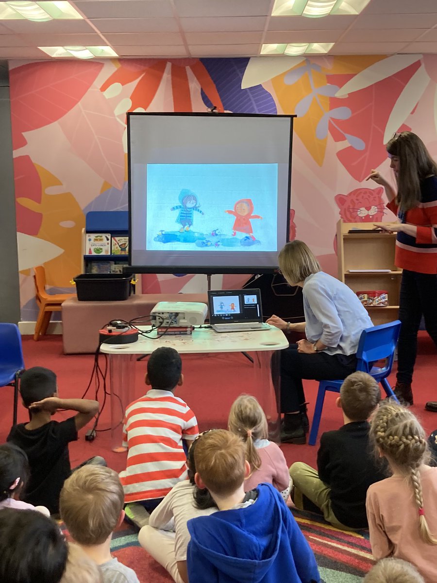 Massive thanks to @FionaWoodcock who ran a fantastic event at #OrpingtonLibrary today! Wonderful to hear Fiona read Silver Linings & Hiding Heidi. Great to have @FrannPG there too! Brilliant Pip & Parker characters created! Thank you to all who came!