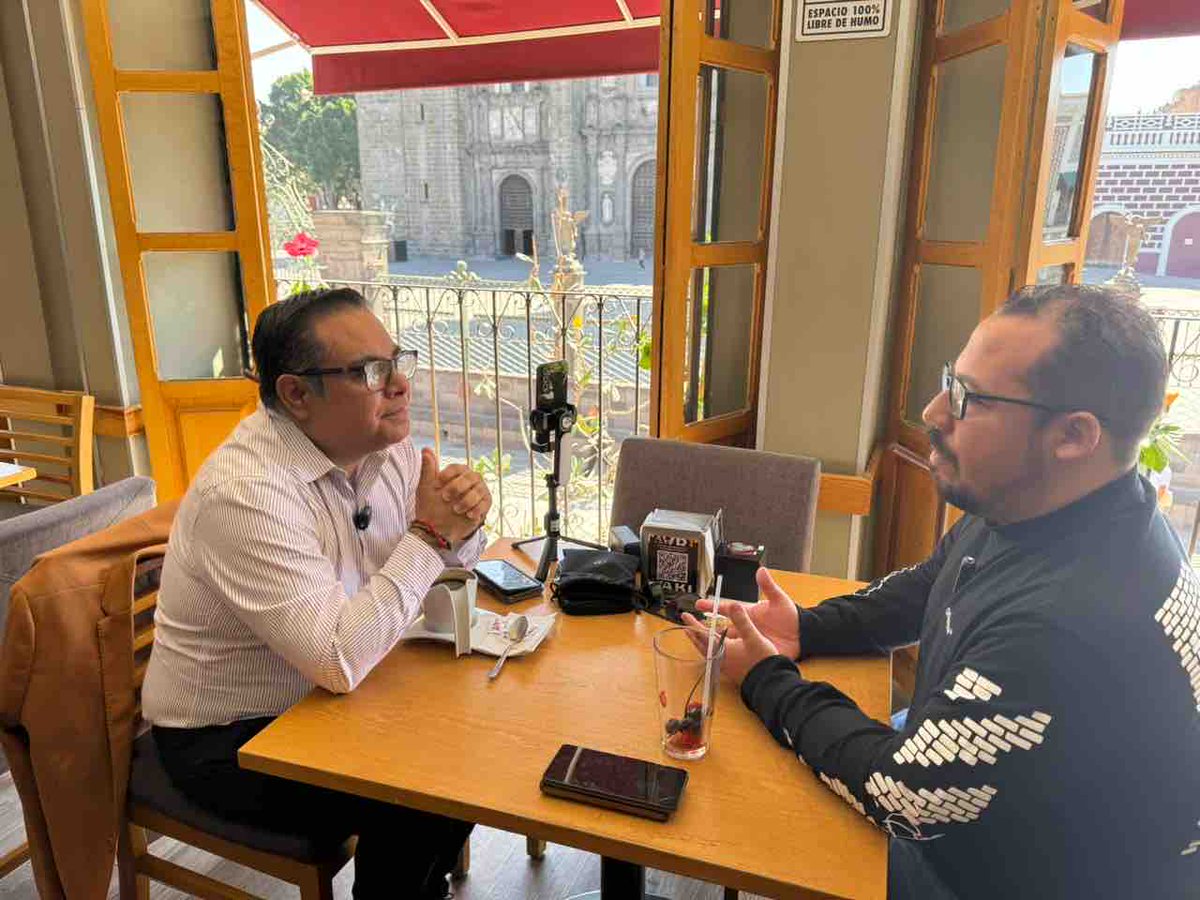 marioamontero's tweet image. Como siempre es un gusto platicar 💬 con mi amigo @soyluisgabriel. 

Compartí el amor que le tengo a mi tierra y mis aspiraciones para contribuir a su desarrollo 🔝 desde el #Distrito19. 

¡Muchas gracias 🙌🏽 por el espacio!