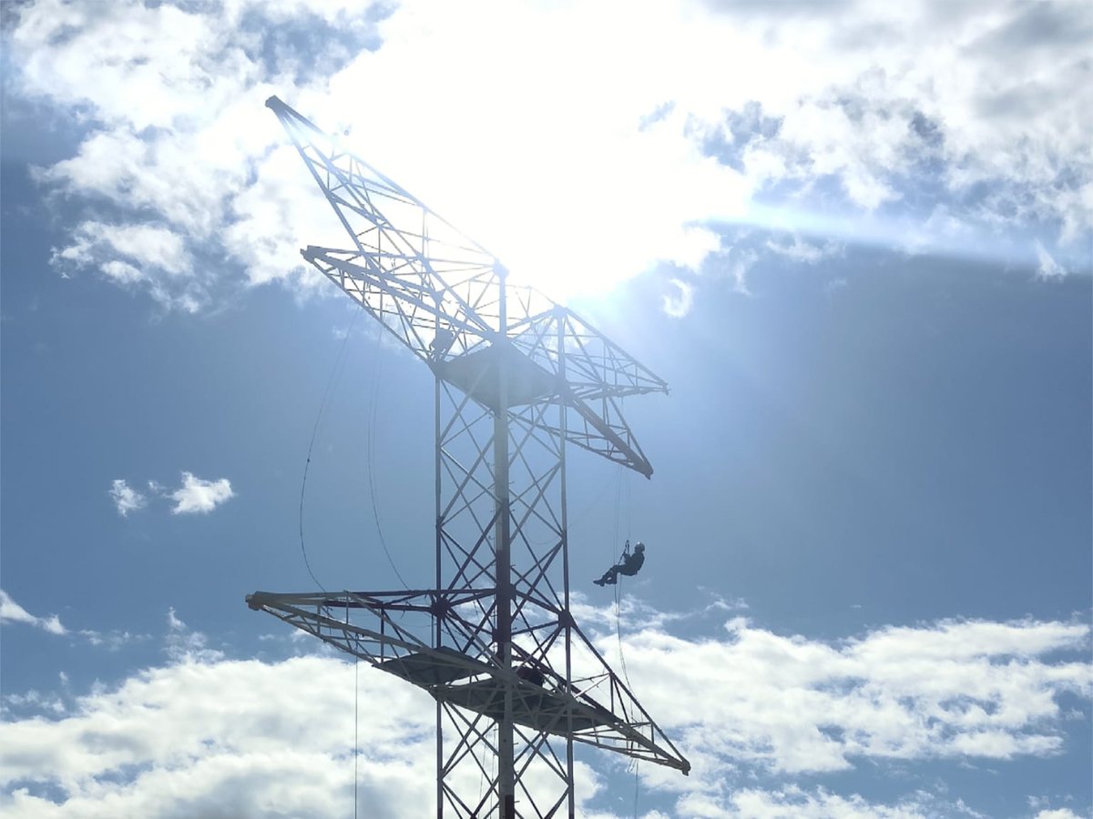 UMEgob's tweet image. Nuestra formación técnica es una de las bases para afrontar con más seguridad las intervenciones en emergencias🚨

📸 Jornadas de preparación para el próximo Curso de Rescate Terrestre #CRTER que se desarrollará en las instalaciones del #BIEM4