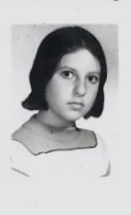 rosana's tweet photo. Historinha. 
No começo dos anos 70 eu fui morar no Canada, em Toronto. E fui para a escola. Minha melhor amiga era uma garota chamada Virginia, minha BFF. Em 1972 voltei para o Brasil. Ficamos em contato um tempo, ela foi morar na Italia. Mas nos anos 80, nos perdemos. 
Sempre pensava nela, procurava no Google, nada.