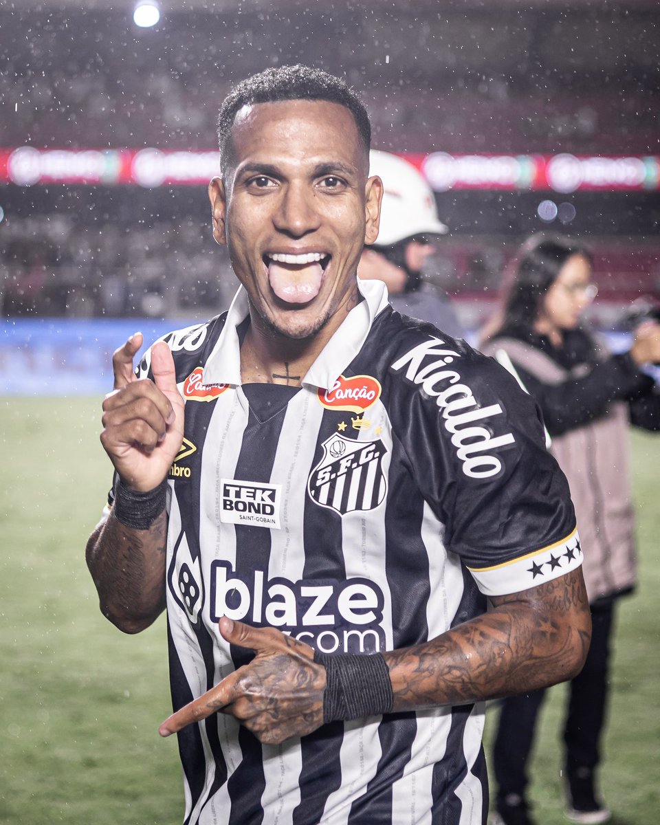 SantosFC's tweet photo. É o Scorpion! 😜🦂 https://t.co/xvmm6pDakI
