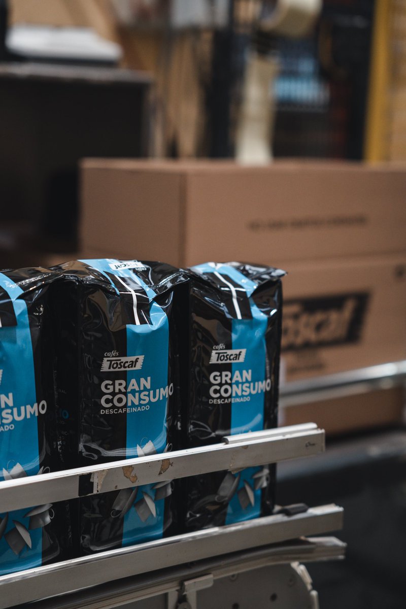 Cada vez que tomas una taza de Toscaf, tomas una pequeña parte de cada uno de nuestros trabajadores 🙋🏻‍♀️

Gracias por llevar confiando en nosotros desde 1954 ✨

#CafésToscaf #CoffeeTime #LocosPorElCafé #SírveteDePasión #1954