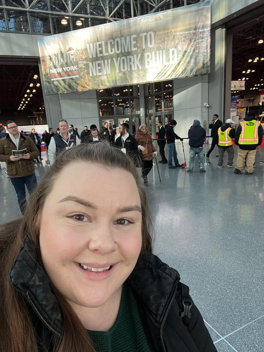 getgreenbadger's tweet image. New York Build was a hit! Kristin Brubaker had a great time networking, catching up with some of our customers, and learning from industry leaders.

#ilovenewyork #easyLEED #GreenBadger #sustainability #construction