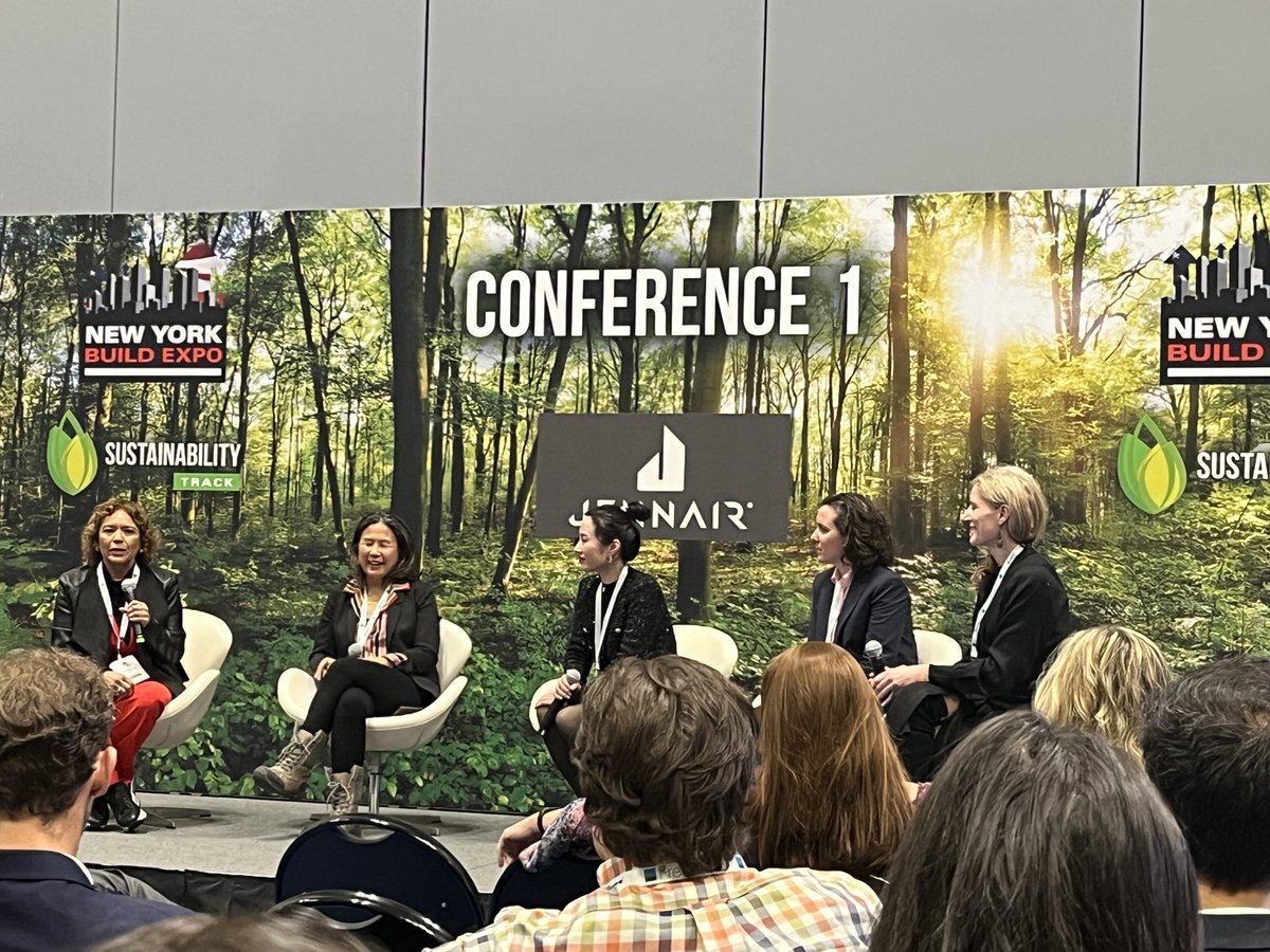 getgreenbadger's tweet image. New York Build was a hit! Kristin Brubaker had a great time networking, catching up with some of our customers, and learning from industry leaders.

#ilovenewyork #easyLEED #GreenBadger #sustainability #construction